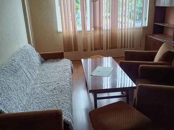 Дава се под наем Тристаен апартамент в Търговище, Боровец - 60 кв.м за 255 € - Снимка #1