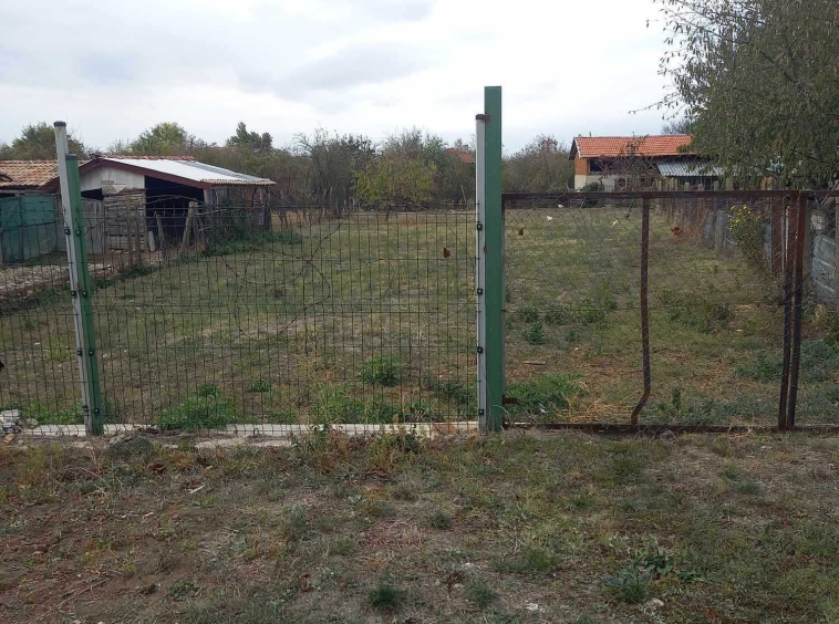 Парцел в с. Брестовене, Област Разград - 708 кв.м за 7 €/кв.м - Снимка #1