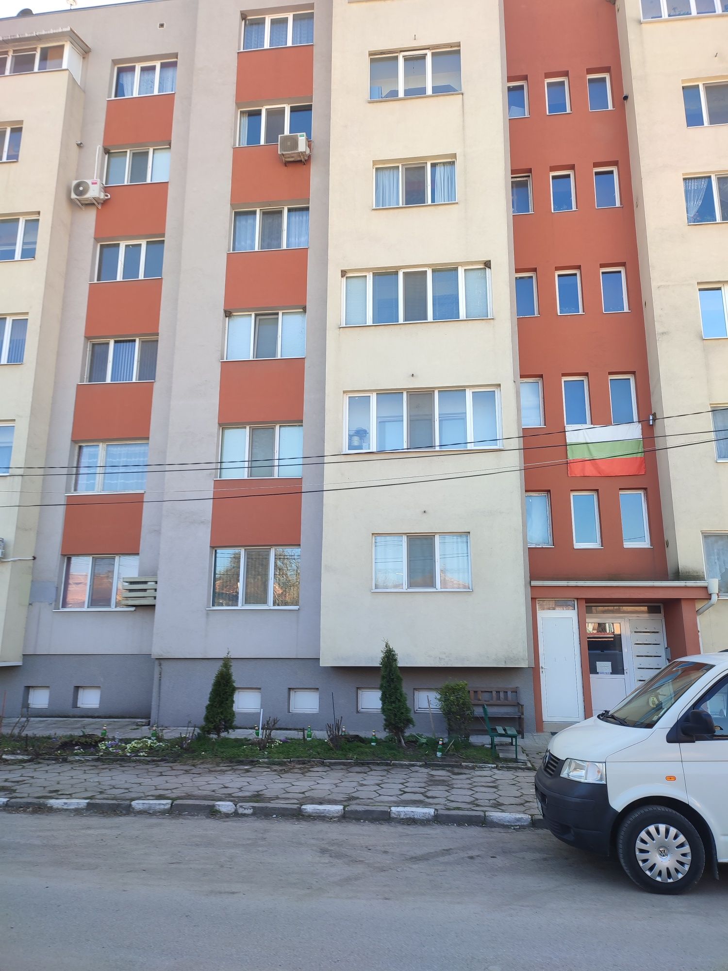 Тристаен апартамент в Сливница - 76 кв.м за 1986 €/кв.м - Снимка #1