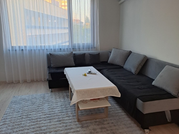 Дава се под наем Двустаен апартамент в Хасково, Любен Каравелов - 64 кв.м за 306 € - Снимка #1