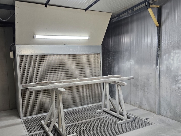 Дава се под наем Промишлена сграда в Пазарджик, Промишлена зона - 100 кв.м за 408 € - Снимка #1