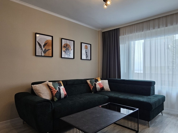 Дава се под наем Двустаен апартамент в Бургас, Славейков - 70 кв.м за 550 € - Снимка #1