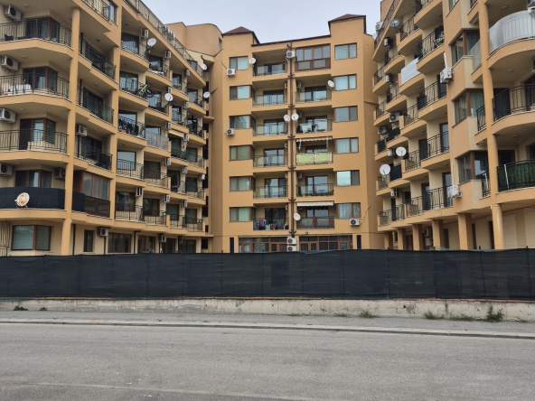 Дава се под наем Двустаен апартамент в Дългопол - 65 кв.м за 629.34 € - Снимка #1
