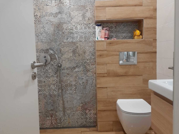 Дава се под наем Тристаен апартамент в София, Подуяне - 100 кв.м за 980 € - Снимка #1