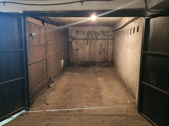 Дава се под наем Гараж / Паркомясто в София, Изток - 16 кв.м за 102 € - Снимка #1