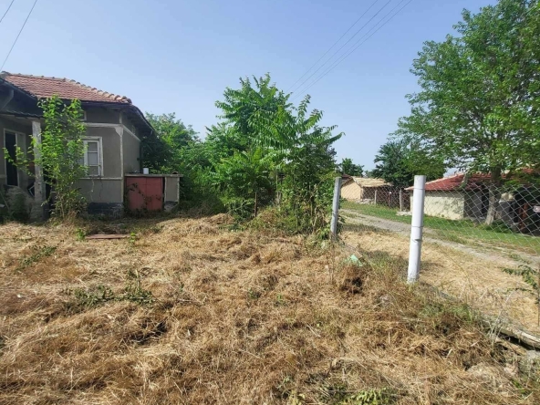 Къща в с. Изворово, Област Добрич - 90 кв.м за 134 €/кв.м - Снимка #1