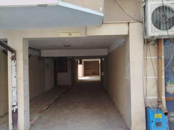 Дава се под наем Гараж / Паркомясто в Варна, Електрон - 30 кв.м за 127.5 € - Снимка #1