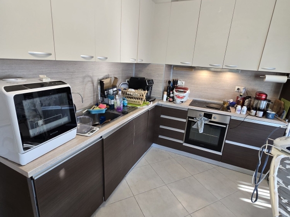 Двустаен апартамент в София, Студентски град - 65 кв.м за 12 €/кв.м - Снимка #1