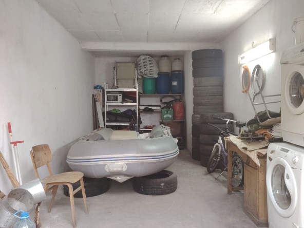 Гараж / Паркомясто в Добрич, Център - 21 кв.м за 1093 €/кв.м - Снимка #1