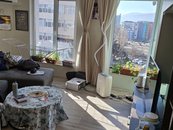 Дава се под наем Двустаен апартамент в София, Студентски град - 90 кв.м за 766 € - Снимка #1