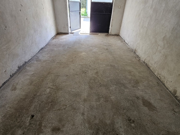 Гараж / Паркомясто в Ловеч, Младост - 25 кв.м за 408 €/кв.м - Снимка #1