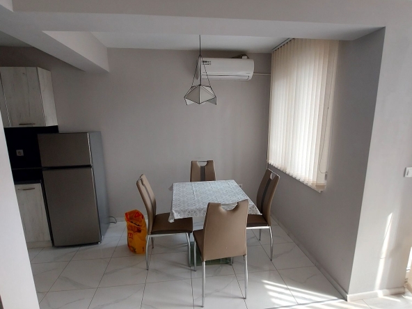 Дава се под наем Двустаен апартамент в Варна, Автогара - 70 кв.м за 459 € - Снимка #1