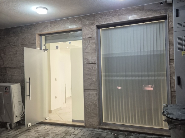 Дава се под наем Офис в Петрич - 180 кв.м за 400 € - Снимка #1