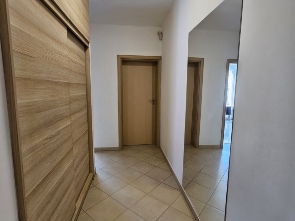 Дава се под наем Двустаен апартамент в София, Гоце Делчев - 70 кв.м за 520 € - Снимка #1