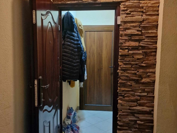 Тристаен апартамент в Благоевград, Орлова чука - 64 кв.м за 1329 €/кв.м - Снимка #1