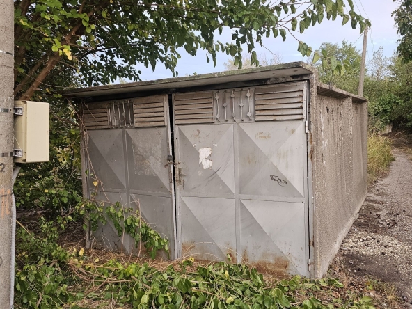 Гараж / Паркомясто в Русе, Център - 12 кв.м за 149 €/кв.м - Снимка #1