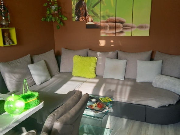 Дава се под наем Двустаен апартамент в Плевен, Идеален център - 60 кв.м за 561 € - Снимка #1