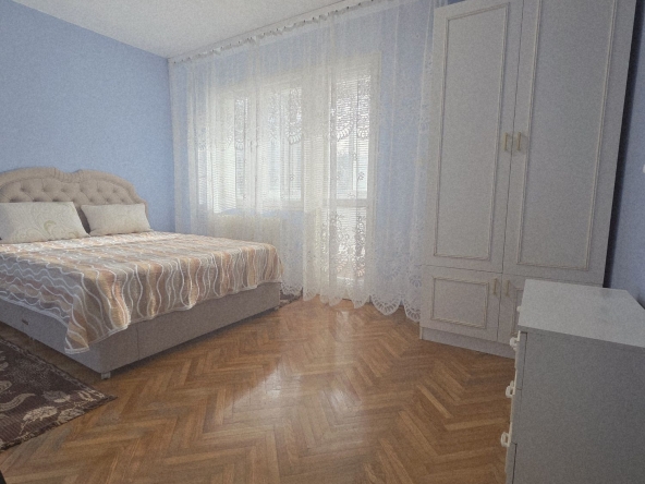Дава се под наем Двустаен апартамент в Варна, Бриз - 65 кв.м за 459 € - Снимка #1