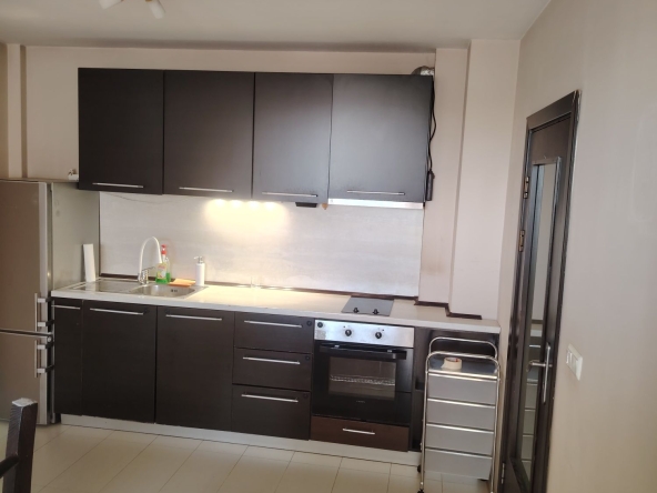 Дава се под наем Двустаен апартамент в Варна, Цветен квартал - 60 кв.м за 433.5 € - Снимка #1