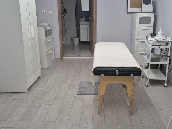 Дава се под наем Офис в Варна, Център - 25 кв.м за 178.5 € - Снимка #1