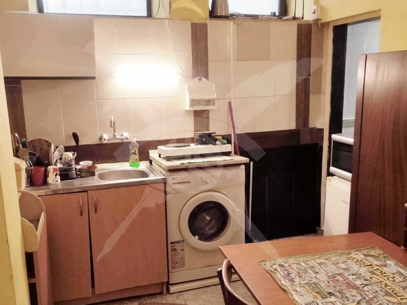 Дава се под наем Двустаен апартамент в Варна, Център - 40 кв.м за 225 € - Снимка #1