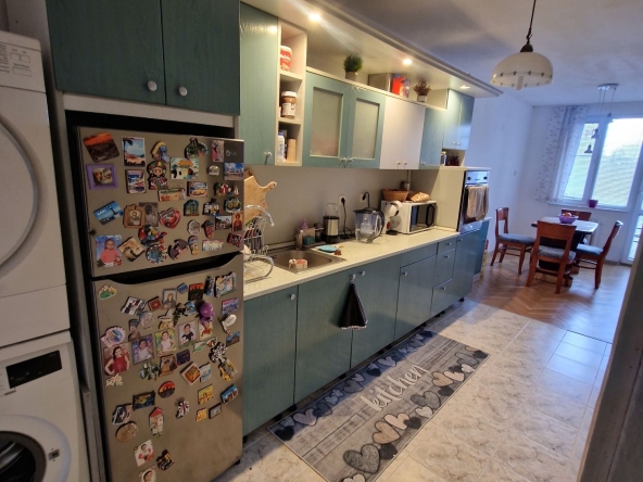 Дава се под наем Тристаен апартамент в София, Борово - 110 кв.м за 280.5 € - Снимка #1