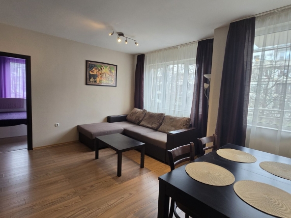 Дава се под наем Тристаен апартамент в София, Гоце Делчев - 115 кв.м за 997.05 € - Снимка #1