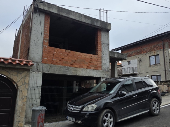 Къща в Пловдив, Институт по овощарство - 288 кв.м за 638 €/кв.м - Снимка #1