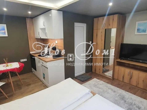 Дава се под наем Едностаен апартамент в Варна, Център - 24 кв.м за 400 € - Снимка #1