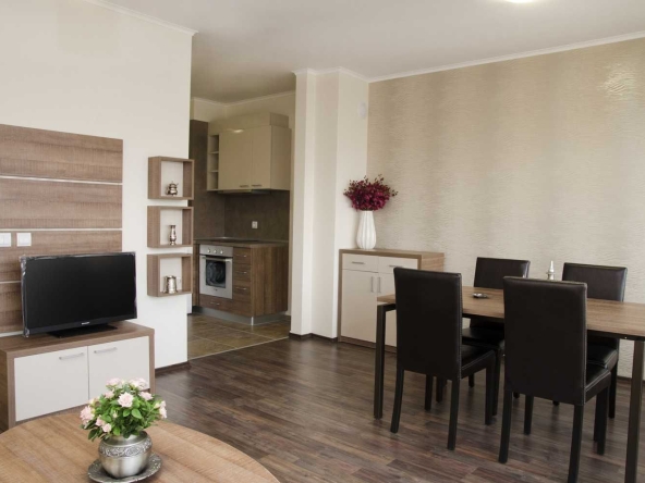 Двустаен апартамент в София, Фондови жилища - 65 кв.м за 1539 €/кв.м - Снимка #1