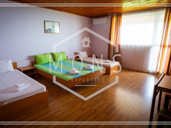 Хотел в с. Арбанаси, Област Велико Търново - 3149 кв.м за 161 €/кв.м - Снимка #1