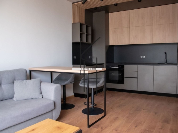 Двустаен апартамент в Варна, Бриз - 140 кв.м за 1783 €/кв.м - Снимка #1