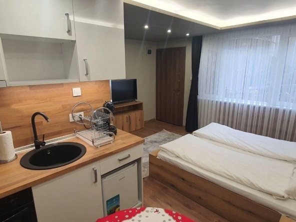 Дава се под наем Едностаен апартамент в Варна, Център - 20 кв.м за 398.82 € - Снимка #1