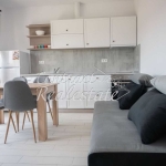 Дава се под наем Двустаен апартамент в Варна, Колхозен пазар - 65 кв.м за 433.5 € - Снимка #1