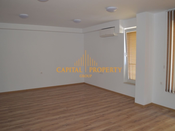 Дава се под наем Офис в Варна, Победа - 100 кв.м за 722 € - Снимка #1