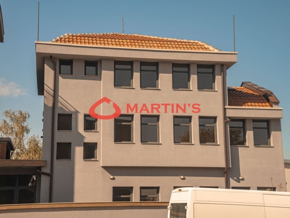 Дава се под наем Офис в Асеновград - 600 кв.м за 2900 € - Снимка #1