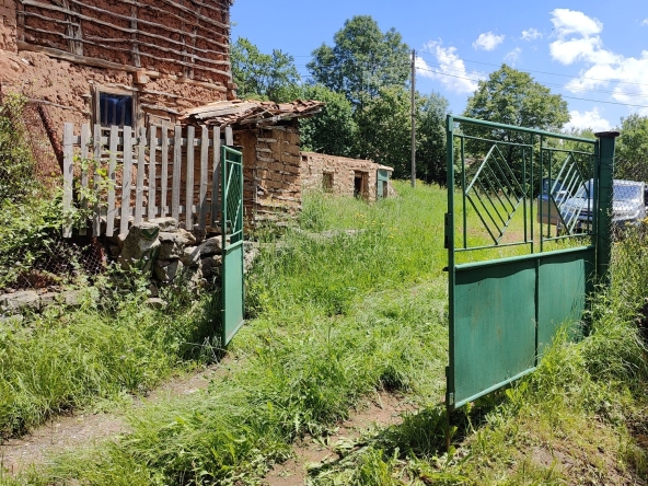 Парцел в Годеч - 850 кв.м за 42 €/кв.м - Снимка #1