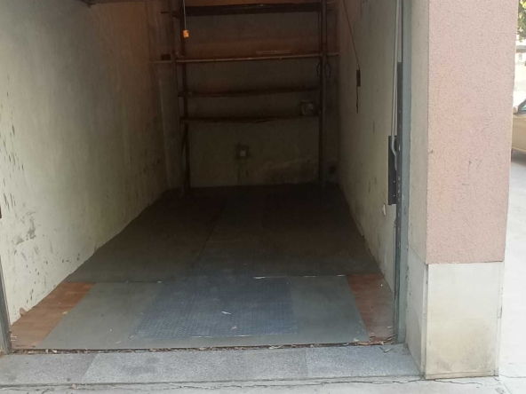 Дава се под наем Гараж / Паркомясто в Пловдив, Въстанически - 18 кв.м за 61.2 € - Снимка #1