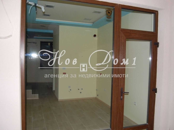 Дава се под наем Магазин в Варна, Център - 40 кв.м за 657.9 € - Снимка #1