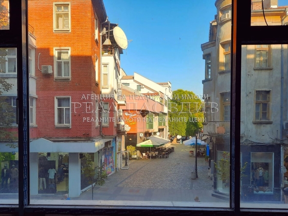 Офис в Пловдив, Център - 370 кв.м за 2298 €/кв.м - Снимка #1