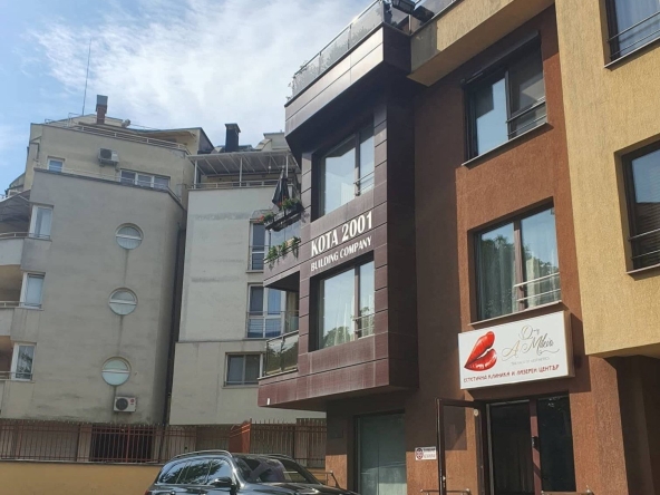 Дава се под наем Офис в София, Витоша - 12 кв.м за 306 € - Снимка #1