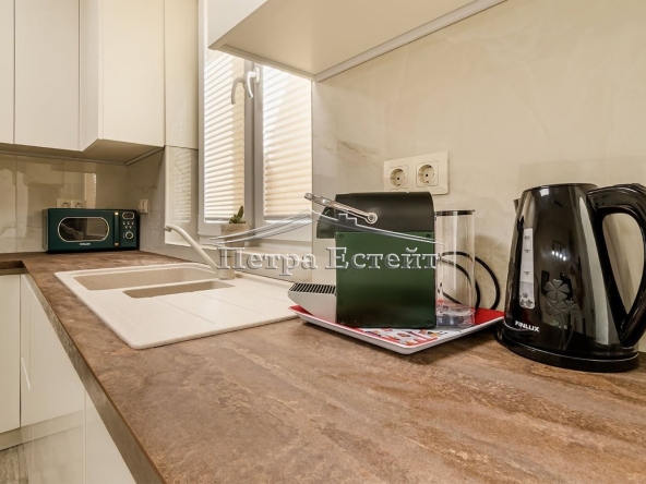 Дава се под наем Тристаен апартамент в Варна, Операта - 70 кв.м за 1000 € - Снимка #1