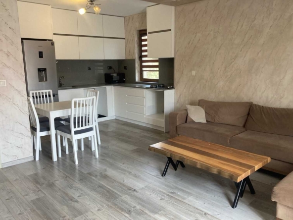 Дава се под наем Тристаен апартамент в Хасково, Младежки хълм - 80 кв.м за 382.5 € - Снимка #1