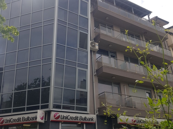 Четиристаен апартамент в Дупница - 144 кв.м за 1222 €/кв.м - Снимка #1