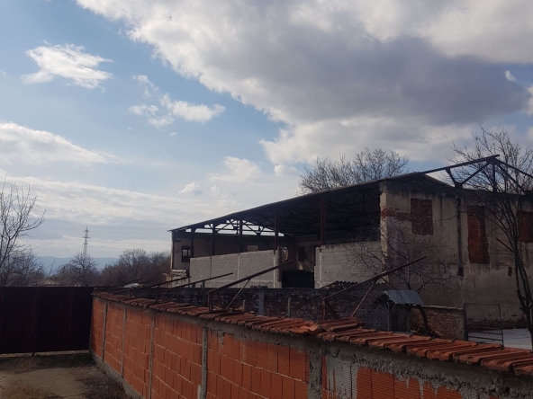 Промишлена сграда в Благоевград, Първа промишлена зона - 600 кв.м за 152 €/кв.м - Снимка #1