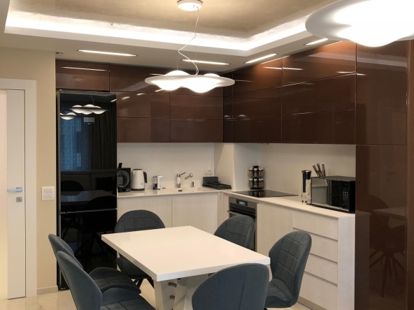 Дава се под наем Двустаен апартамент в София, Зона Б-18 - 79 кв.м за 890 € - Снимка #1