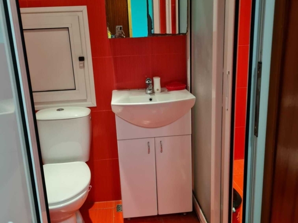 Двустаен апартамент в Плевен, Дружба 2 - 64 кв.м за 1043 €/кв.м - Снимка #1