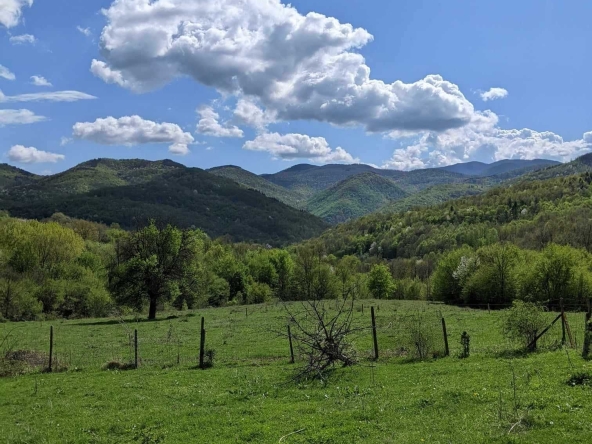 Парцел в Троян - 27559 кв.м за 2 €/кв.м - Снимка #1