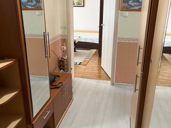 Дава се под наем Двустаен апартамент в София, Връбница 1 - 60 кв.м за 430 € - Снимка #1