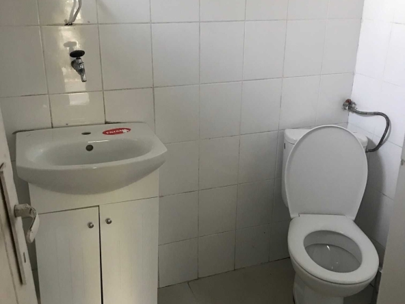 Дава се под наем Промишлена сграда в Варна, м-т Евксиноград - 50 кв.м за 306 € - Снимка #1